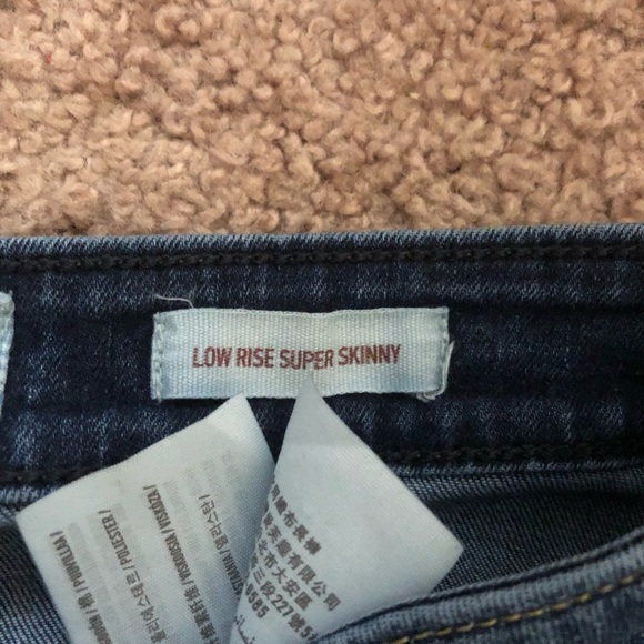 Hollister Ripped Skinny Jeans - Picture 3 of 9